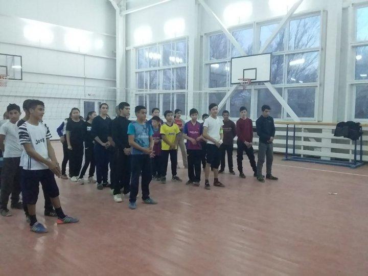  Арыстанды орта мектебінде «Тәуелсіздік-ел тірегі»атты іс-шара өтті. Іс-шара жоспарына сәйкес, мектеп оқушылары арасында волейболдан жарыс өткіздік.  Үздік деген командалар марапатталды. 