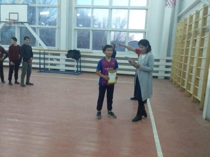  Арыстанды орта мектебінде «Тәуелсіздік-ел тірегі»атты іс-шара өтті. Іс-шара жоспарына сәйкес, мектеп оқушылары арасында волейболдан жарыс өткіздік.  Үздік деген командалар марапатталды. 