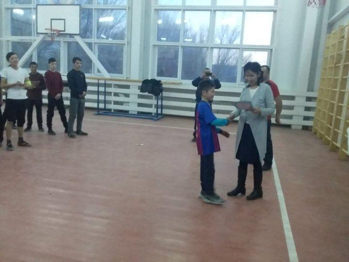  Арыстанды орта мектебінде «Тәуелсіздік-ел тірегі»атты іс-шара өтті. Іс-шара жоспарына сәйкес, мектеп оқушылары арасында волейболдан жарыс өткіздік.  Үздік деген командалар марапатталды. 