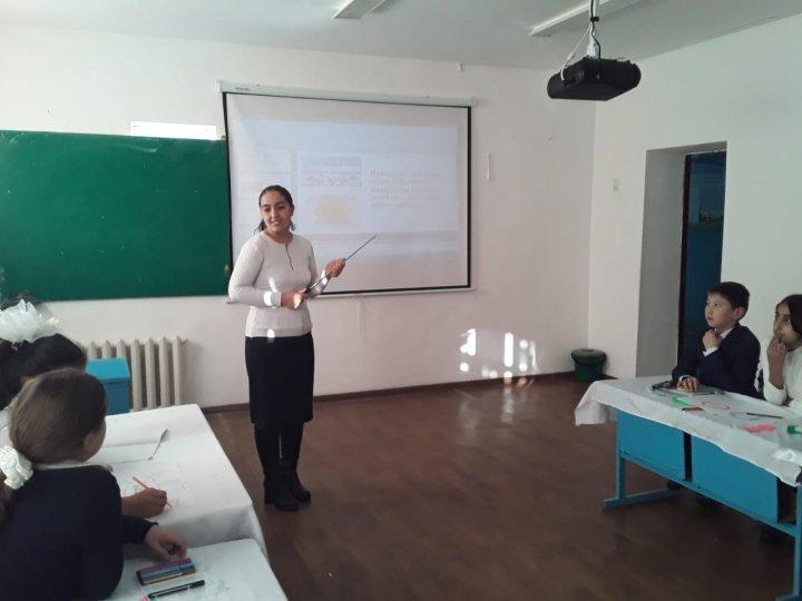 Арыстанды орта мектебінде 17 қаңтар  күні бірыңғай "Адалдық сағаты" аясында  тәрбие сағаты өткізілді