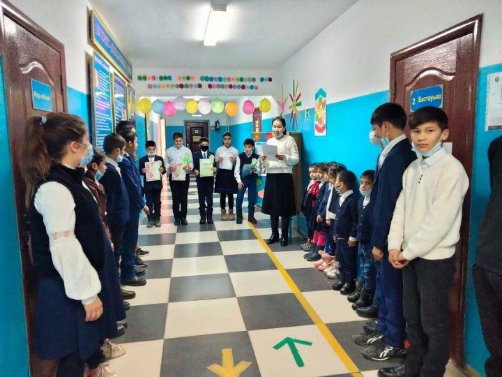 Арыстанды орта мектебінде  1 ақпан күні "Өзін-өзі тану: Сүйіспеншілік пен Шығармашылық педагогикасы" тақырыбында өзін-тану онкүндігінің салтанатты ашылуы өткізілді.